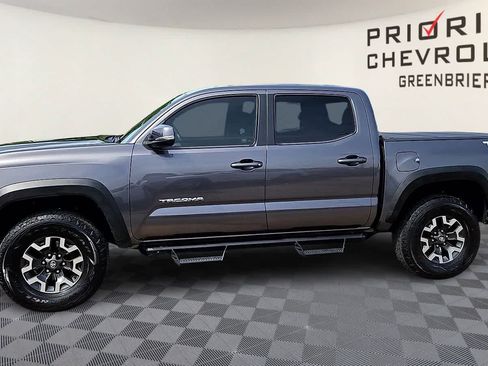 Used 2018 Toyota Tacoma TRD Off-Road AWD/4WD image 4
