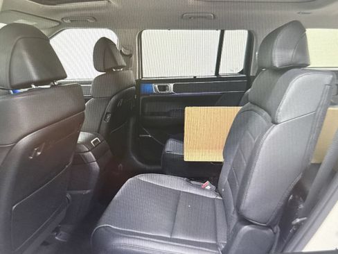Used 2026 Hyundai Santa Fe Limited AWD/4WD image 8