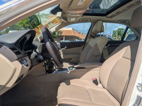 Used 2010 Mercedes-Benz C 300 4MATIC Sedan image 9