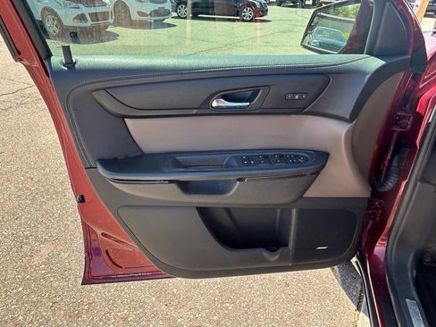 Used 2016 GMC Acadia SLT w/ Technology Package FWD image 16