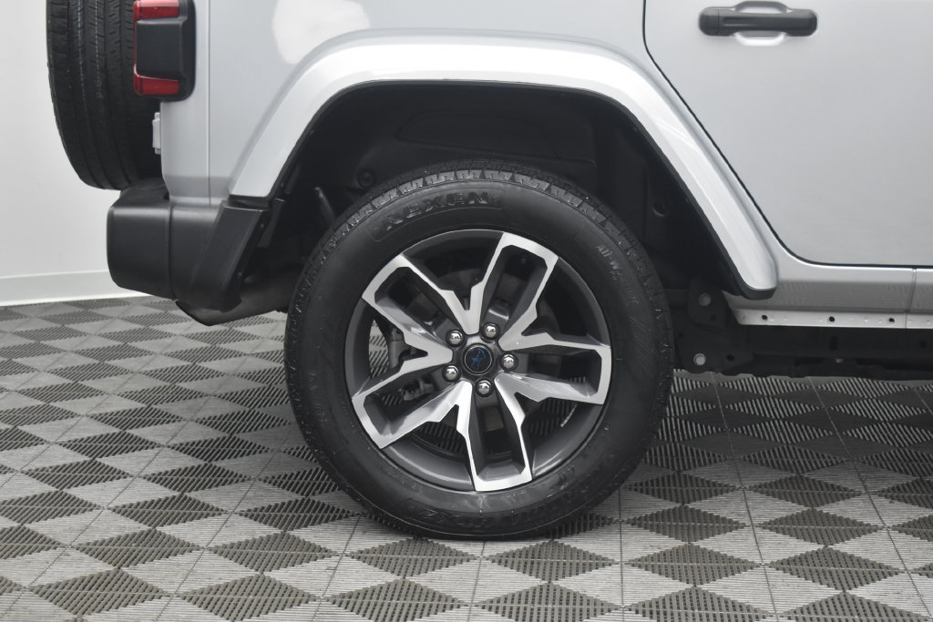 Certified 2024 Jeep Wrangler Unlimited w/ Convenience Group AWD/4WD image 27