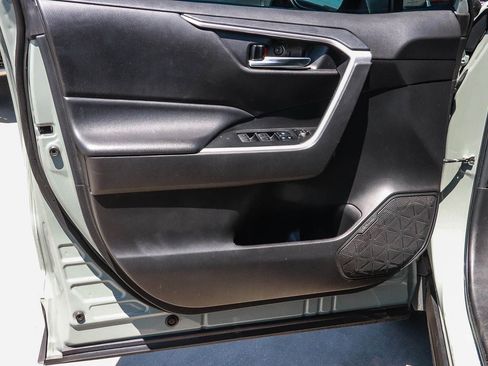 Certified 2022 Toyota RAV4 XLE w/ Convenience Package FWD image 22