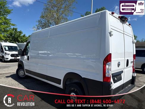 Used 2024 RAM ProMaster 2500 w/ Convenience Group FWD image 4