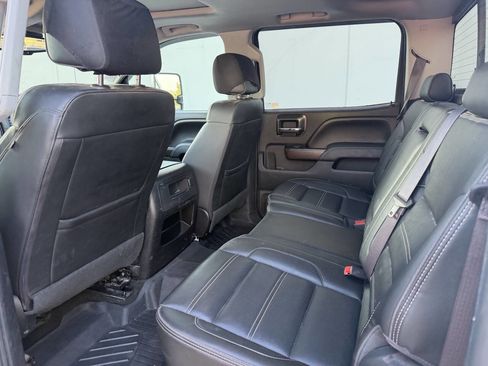 Used 2017 GMC Sierra 2500 Denali w/ Suspension Package, Off-Road AWD/4WD image 25