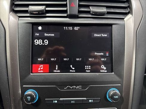 Used 2019 Ford Fusion SE AWD/4WD image 18