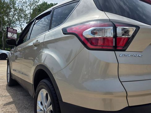 Used 2017 Ford Escape SE FWD image 16