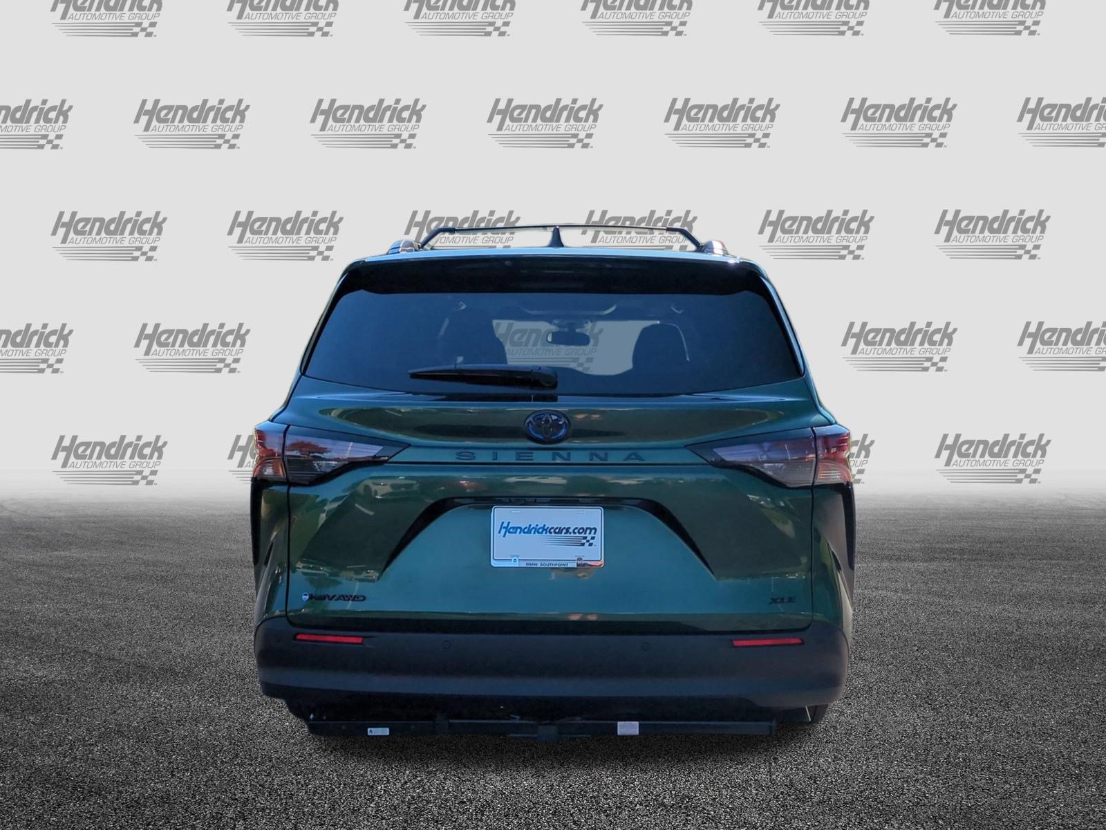 Used 2025 Toyota Sienna XLE Woodland Edition AWD/4WD image 9