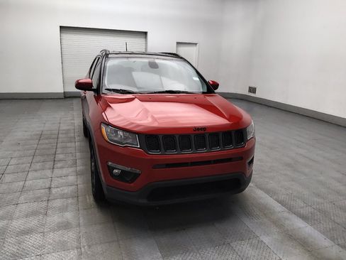 Used 2019 Jeep Compass Latitude FWD image 14