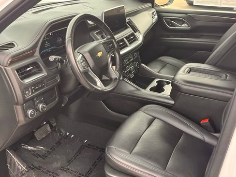Used 2022 Chevrolet Suburban LT image 11