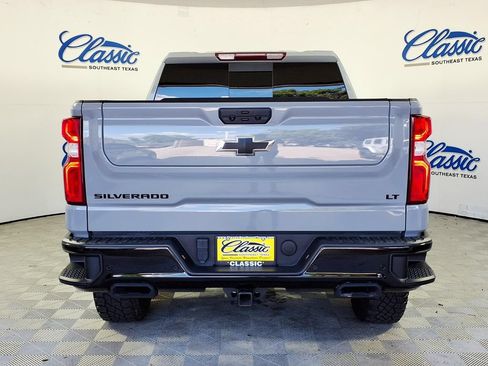 Used 2024 Chevrolet Silverado 1500 LT Trail Boss w/ LT Trail Boss Premium Package AWD/4WD image 4