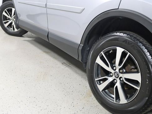 Used 2018 Toyota RAV4 XLE w/ Plus Extra Value Package AWD/4WD image 12