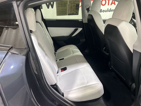 Used 2020 Tesla Model Y Long Range image 17