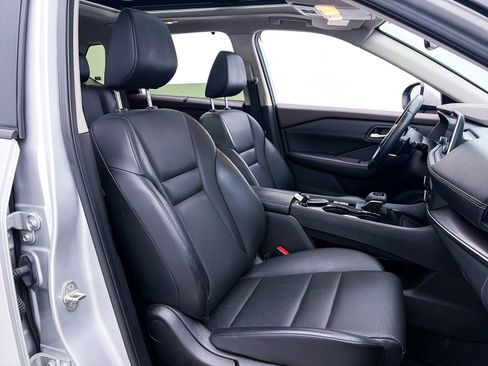 Used 2023 Nissan Rogue SV w/ SV Premium B Package FWD image 36