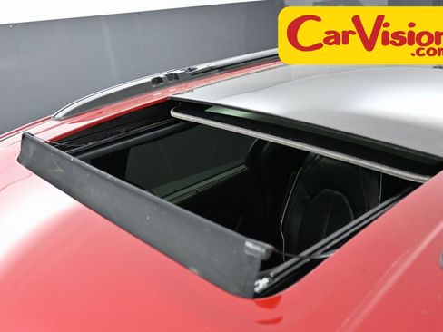 Used 2025 Chrysler Pacifica Limited image 8