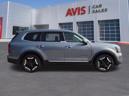 Used 2025 Kia Telluride S FWD image 5