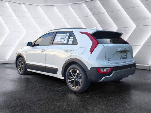 New 2025 Kia Niro EX w/ EX Cold Weather Package image 3