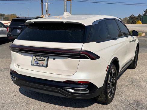 Used 2025 Lincoln Nautilus Premier w/ Equipment Group 102A image 3