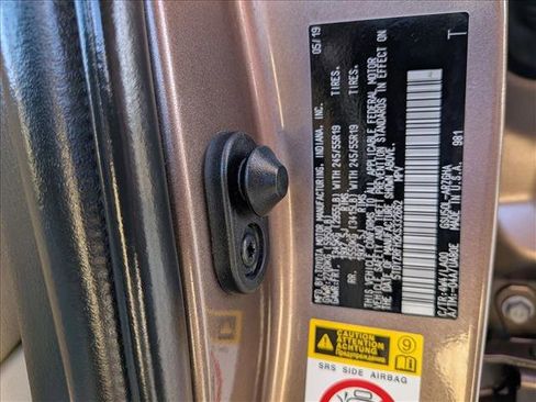 Used 2019 Toyota Highlander Limited image 24