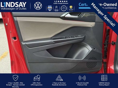 Certified 2022 Volkswagen Taos SEL w/ Panoramic Sunroof Package image 9