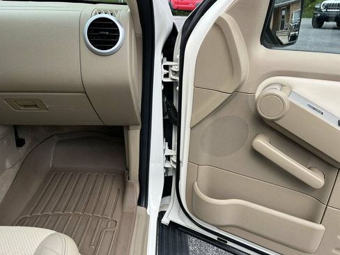 Used 2007 Mercury Mountaineer Premier AWD/4WD image 37