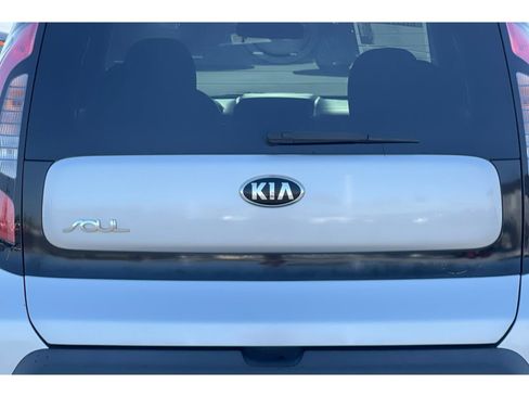 Used 2016 Kia Soul FWD image 15