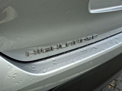 Used 2023 Toyota Highlander XLE