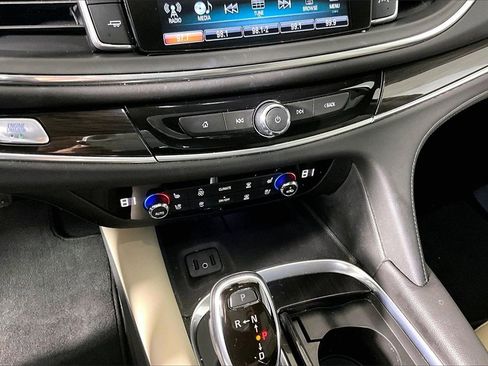 Used 2018 Buick Enclave Premium w/ Experience Buick Package image 25
