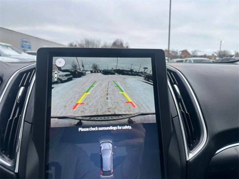 Used 2022 Ford Edge Titanium w/ Equipment Group 301A image 16