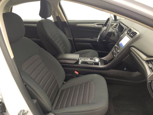 Used 2020 Ford Fusion SE image 21
