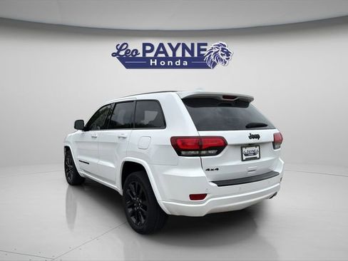 Used 2018 Jeep Grand Cherokee Altitude AWD/4WD image 6