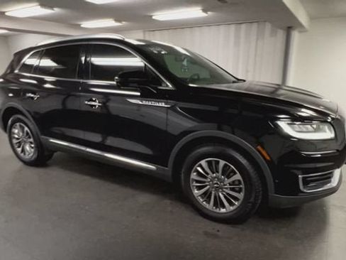 Used 2020 Lincoln Nautilus Reserve AWD/4WD image 2