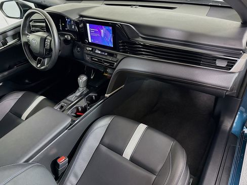 Used 2025 Toyota Camry SE FWD image 30