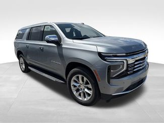 Used 2025 Chevrolet Suburban Premier w/ Sun And Tow Package AWD/4WD video 3