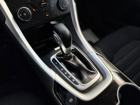 Used 2016 Ford Fusion SE FWD image 20