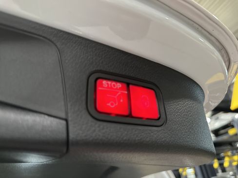 Certified 2023 Mercedes-Benz GLA 250 4MATIC image 17