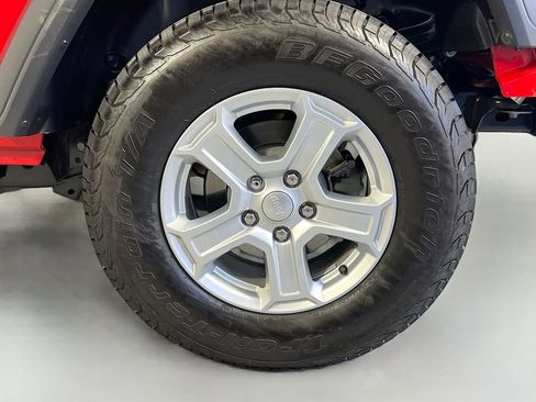 Used 2020 Jeep Wrangler Sport AWD/4WD image 28