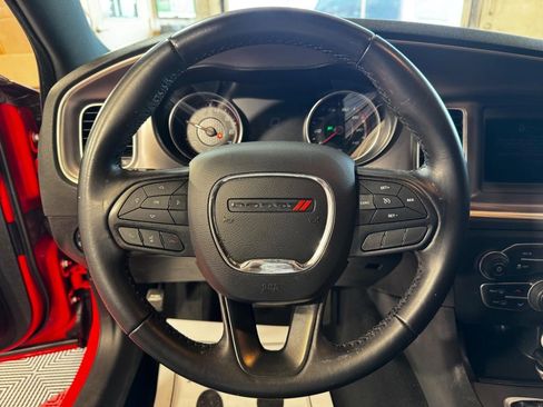 Used 2022 Dodge Charger SXT RWD image 17