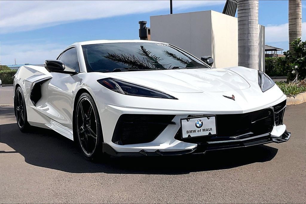 Used 2022 Chevrolet Corvette Stingray Premium Cpe w/ Z51 Performance Package RWD image 2