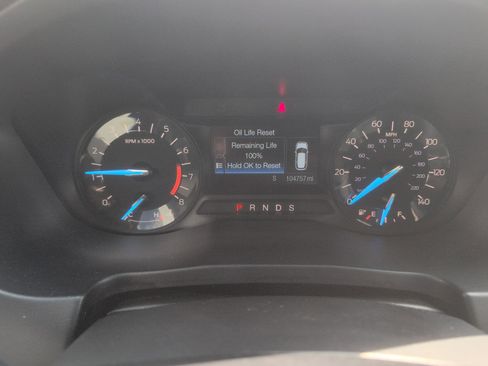 Used 2016 Ford Explorer XLT image 15