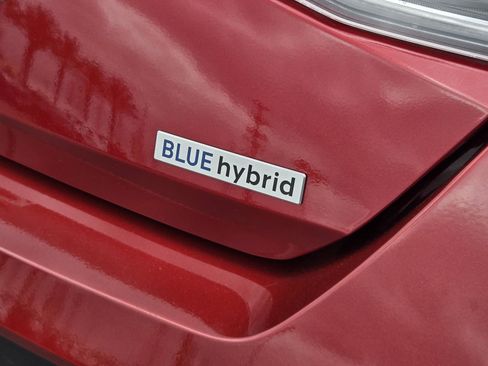 Used 2024 Hyundai Elantra Blue image 34