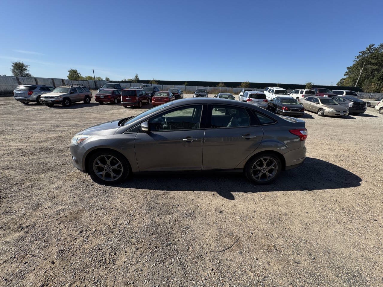 Used 2013 Ford Focus SE FWD image 2