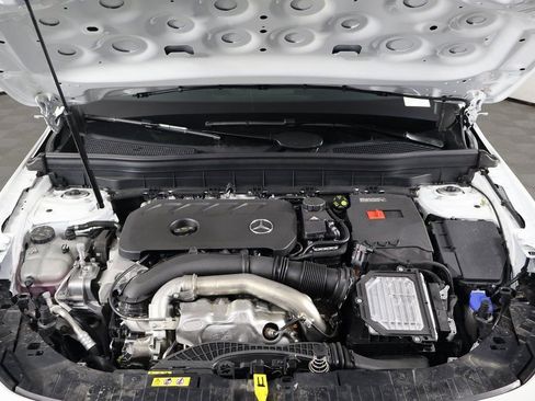 New 2026 Mercedes-Benz GLB 250 image 9