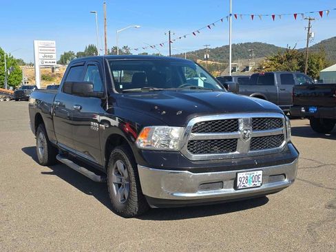 Used 2018 RAM 1500 Classic SLT AWD/4WD image 18