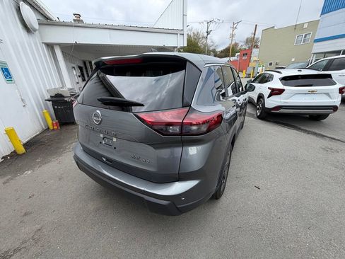 Used 2024 Nissan Rogue SV AWD/4WD image 5