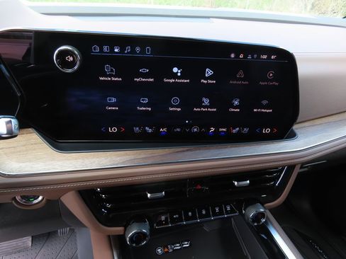 New 2026 Chevrolet Suburban High Country w/ Sun And Tow Package AWD/4WD image 5