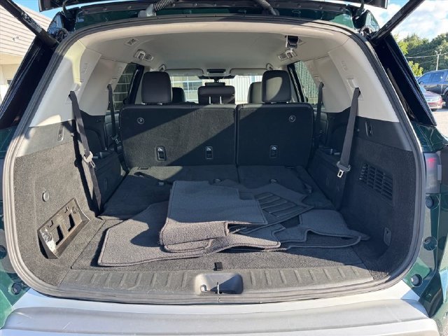 Used 2025 Nissan Pathfinder SL FWD image 11