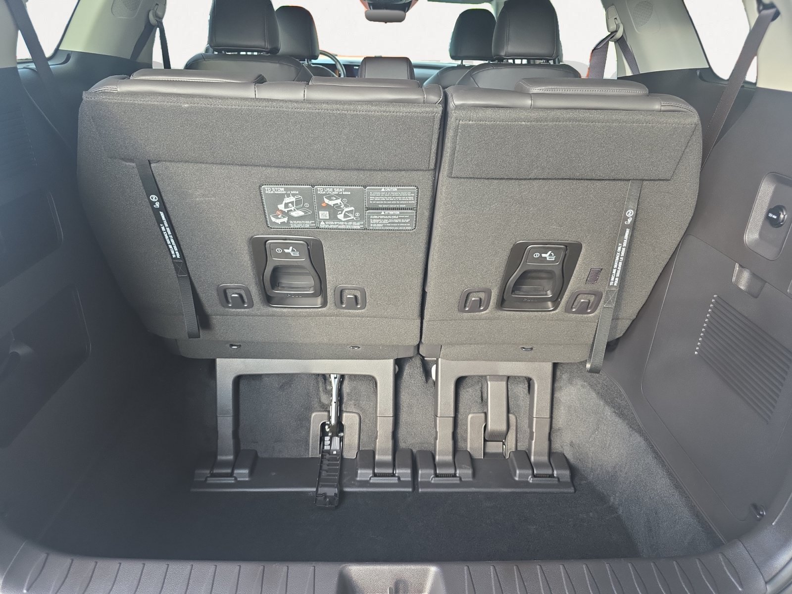 Certified 2026 Kia Carnival EX FWD image 10