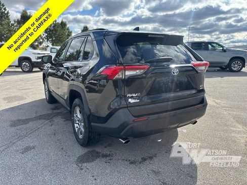 Used 2022 Toyota RAV4 XLE image 3