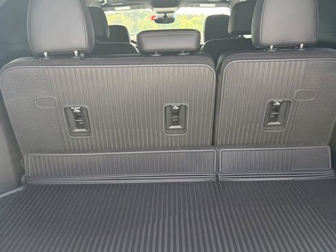 New 2026 Chevrolet Traverse High Country w/ LPO, Floor Liner Package AWD/4WD image 9