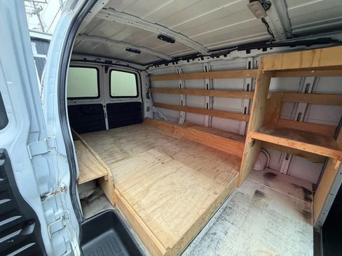 Used 2017 GMC Savana 2500 image 16